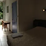 Du Loup Hotel *